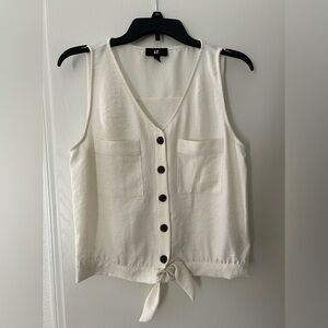 IZ Byer Cream Sleeveless Button Down Tie Front Top. Size Medium